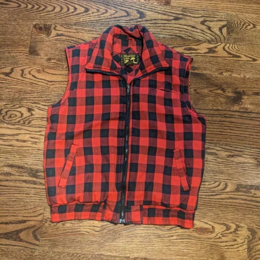 Branded Lion Mens Red Plaid Puffer Zip up Vest,  Size Medium